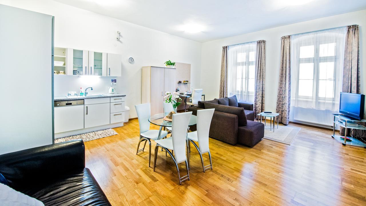 Central Apartmany Biela Street Μπρατισλάβα Εξωτερικό φωτογραφία